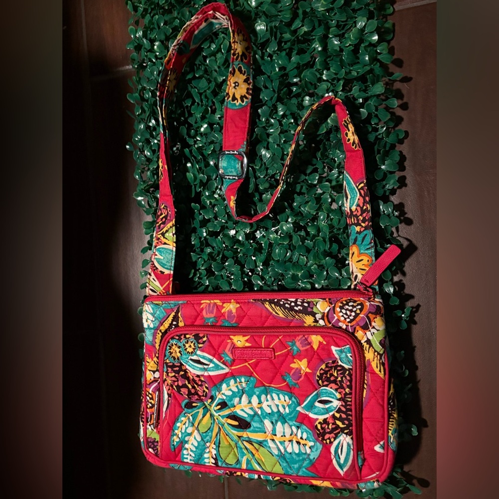 Vera Bradley Tropical Floral Quilted Crossbody Bag – Vibrant & Stylish!